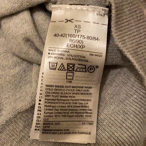 GAP sweater top in perfect condition. Size Xs. - Picture 4 of 8